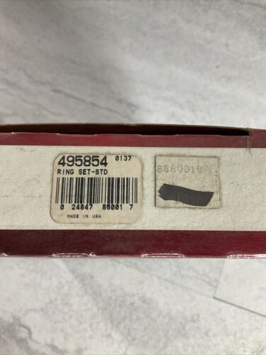 NOS Briggs and Stratton 495854 Standard Ring Set OEM (6922769629367)